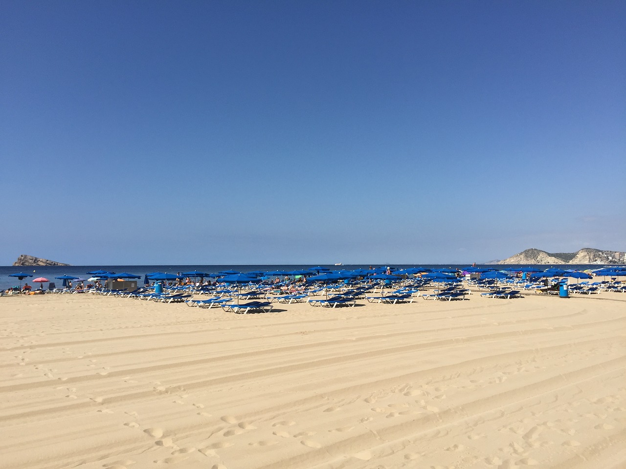 benidorm sunbeds beach free photo