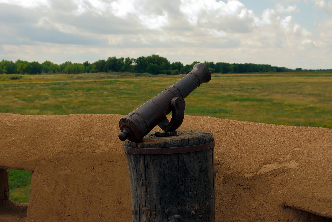 bent's old fort cannon  cannon  fort free photo