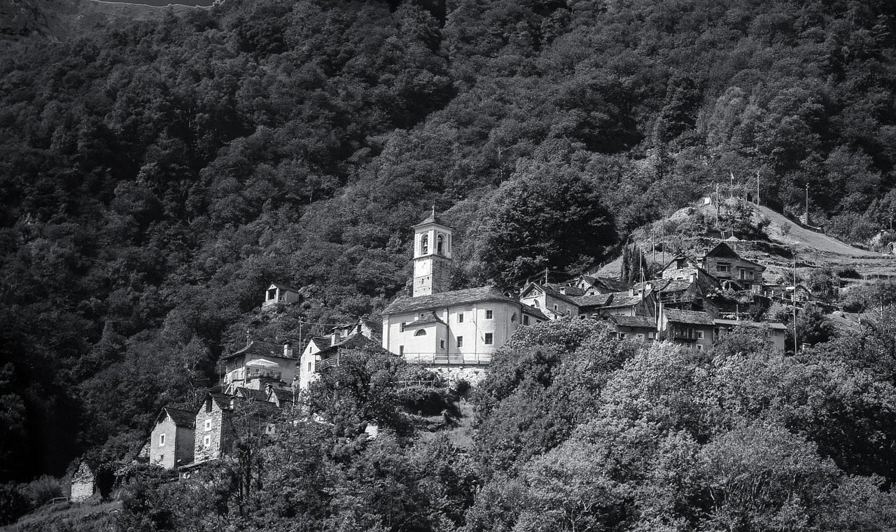 bergdorf stone house switzerland free photo