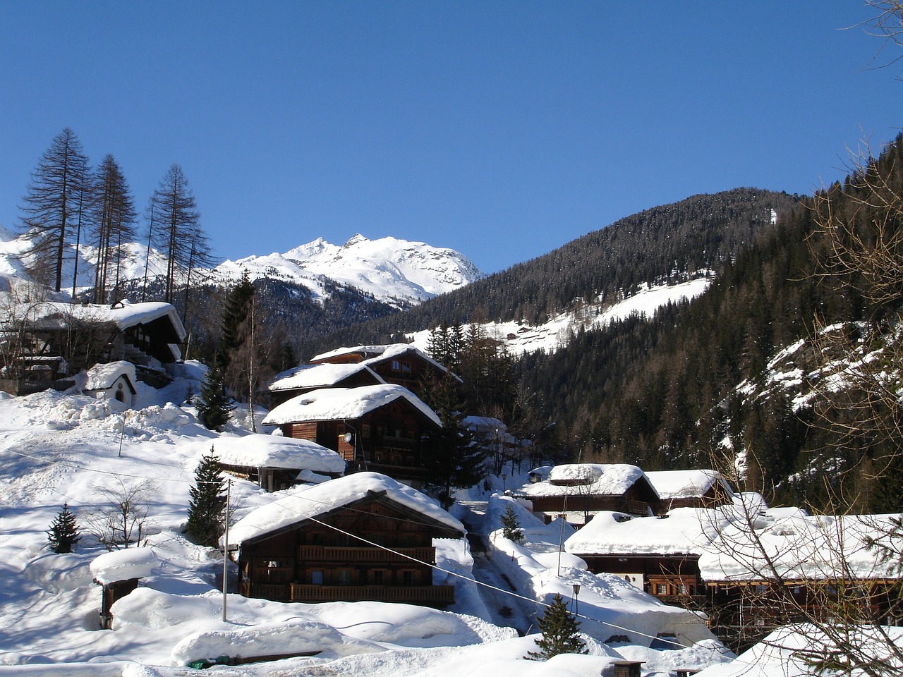 bergdorf mountain huts south tyrol free photo