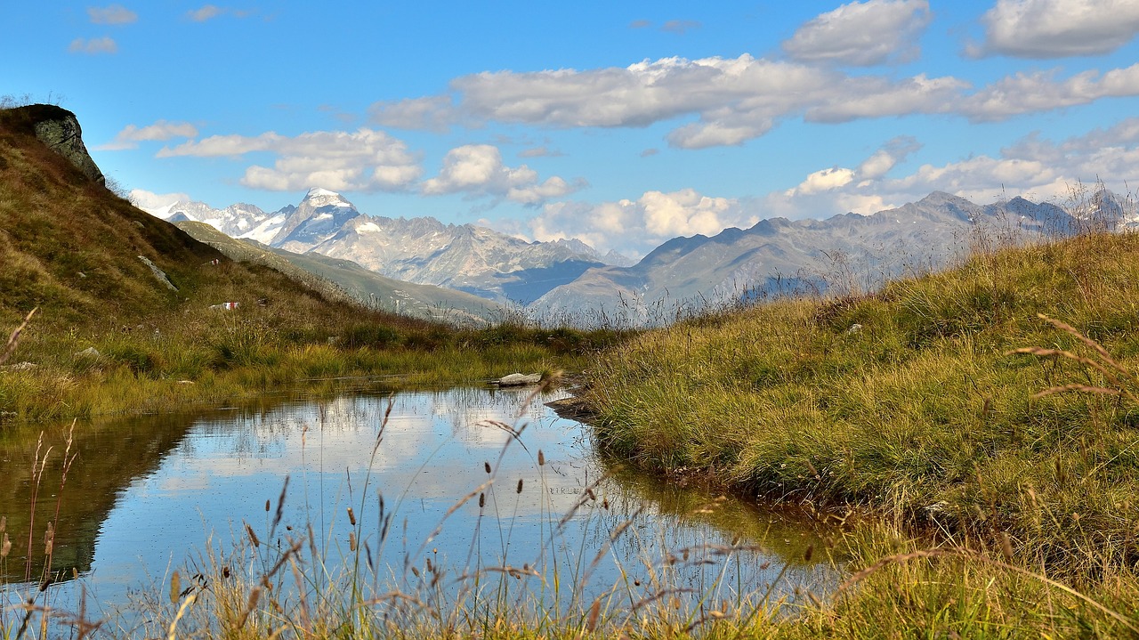 bergsee mountains landscape free photo