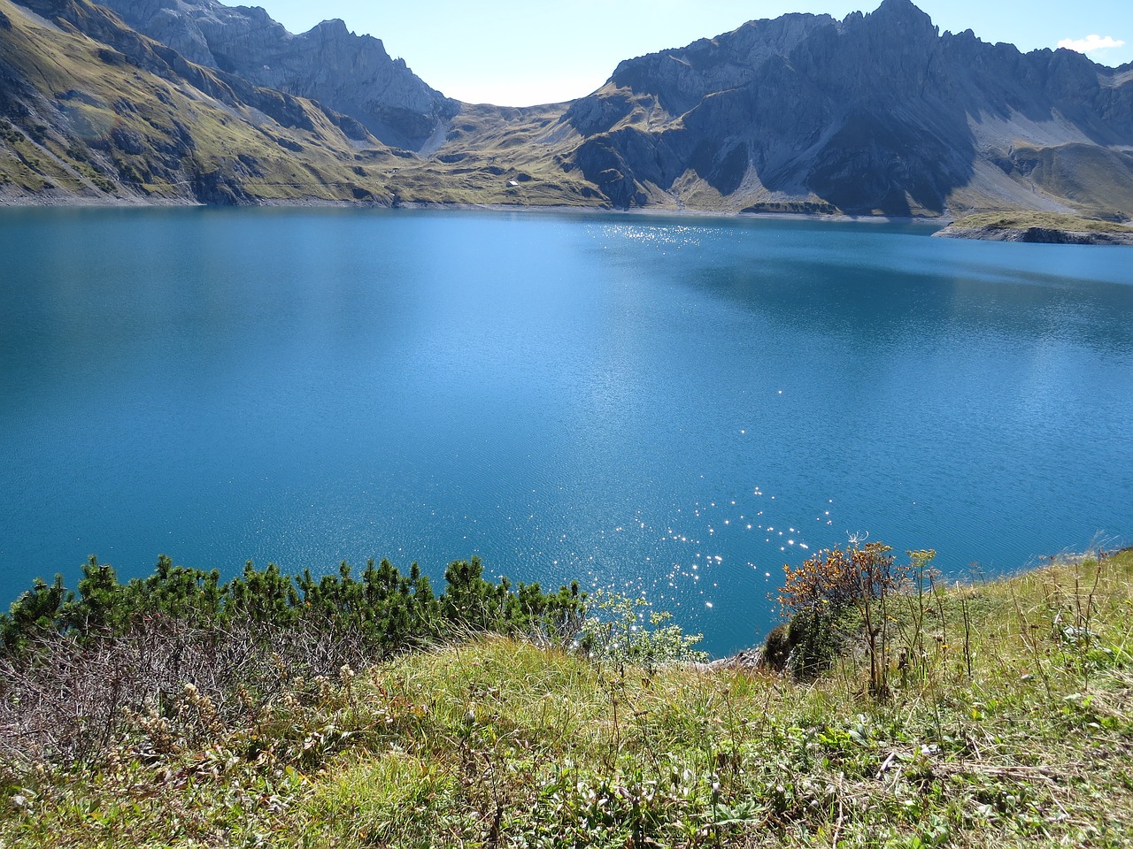 bergsee mountains landscape free photo