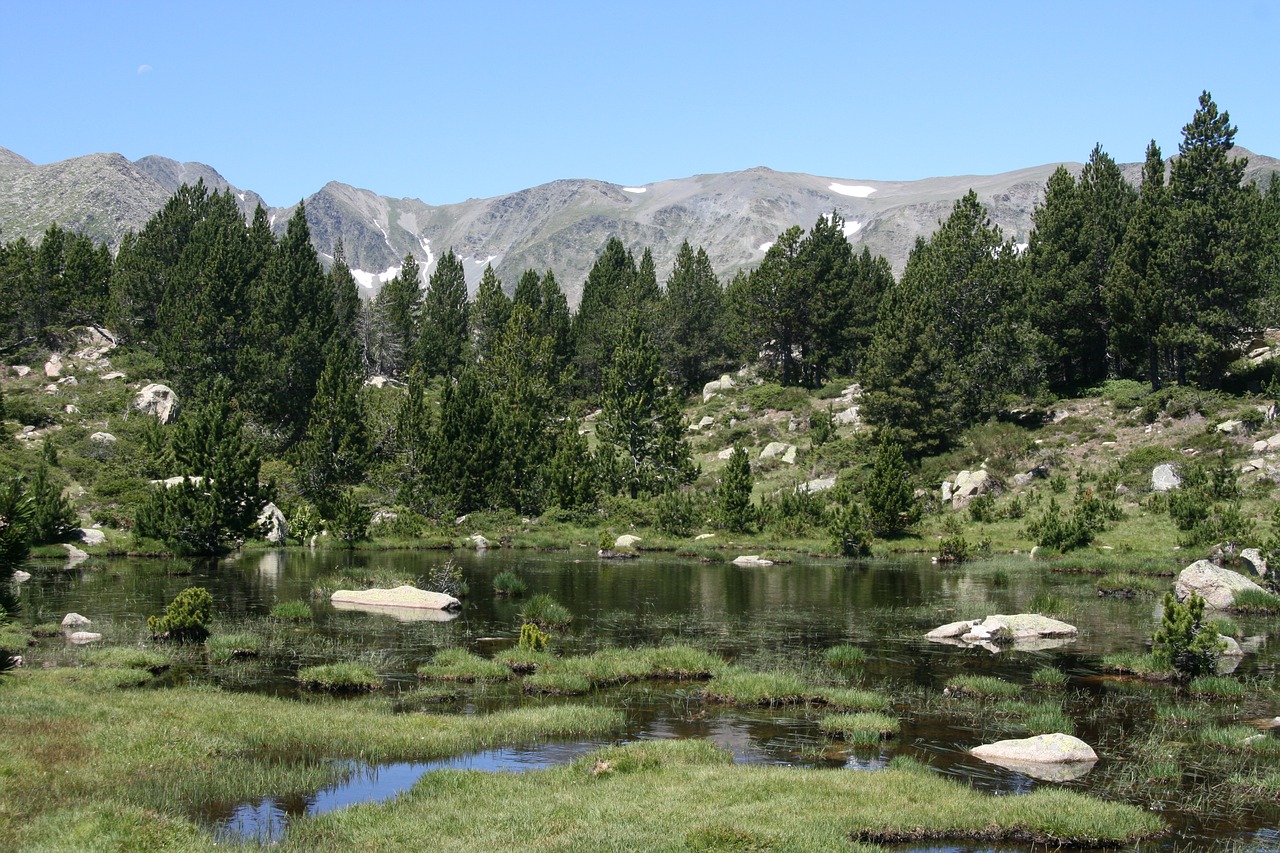 bergsee pyrenees moor free photo