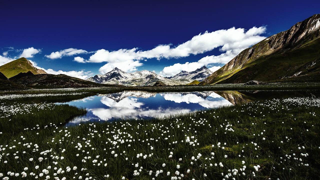 bergsee mountains landscape free photo