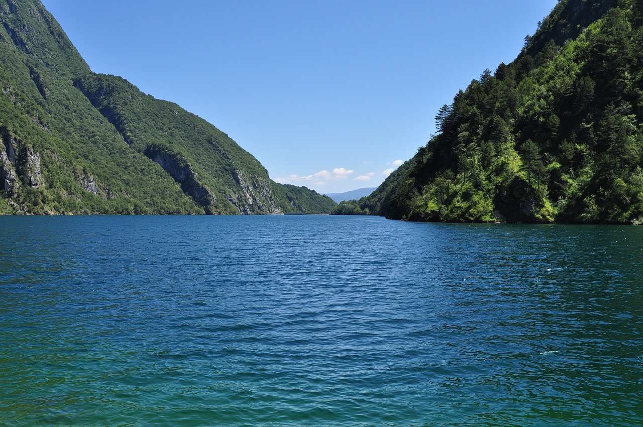 bergsee italy landscape free photo