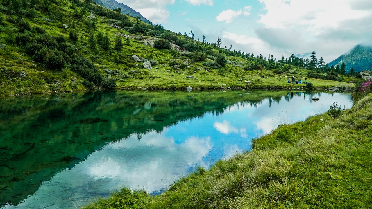 bergsee switzerland mountains free photo