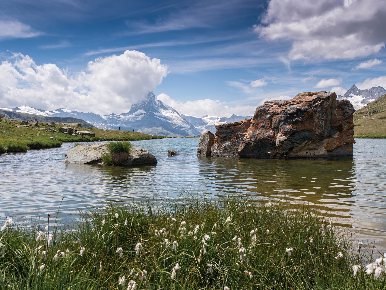 bergsee mountain landscape switzerland free photo