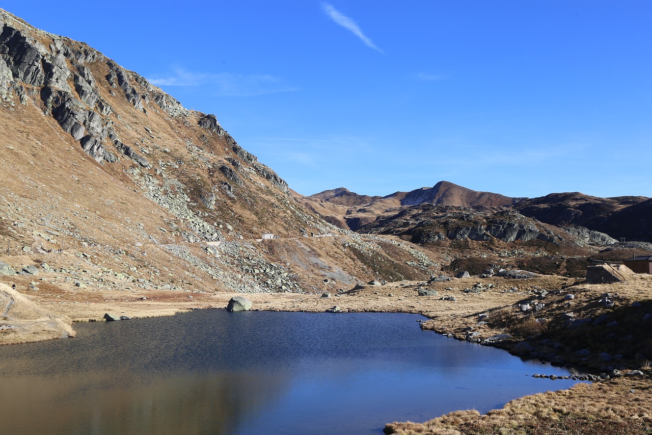 bergsee  gotthard  pass free photo