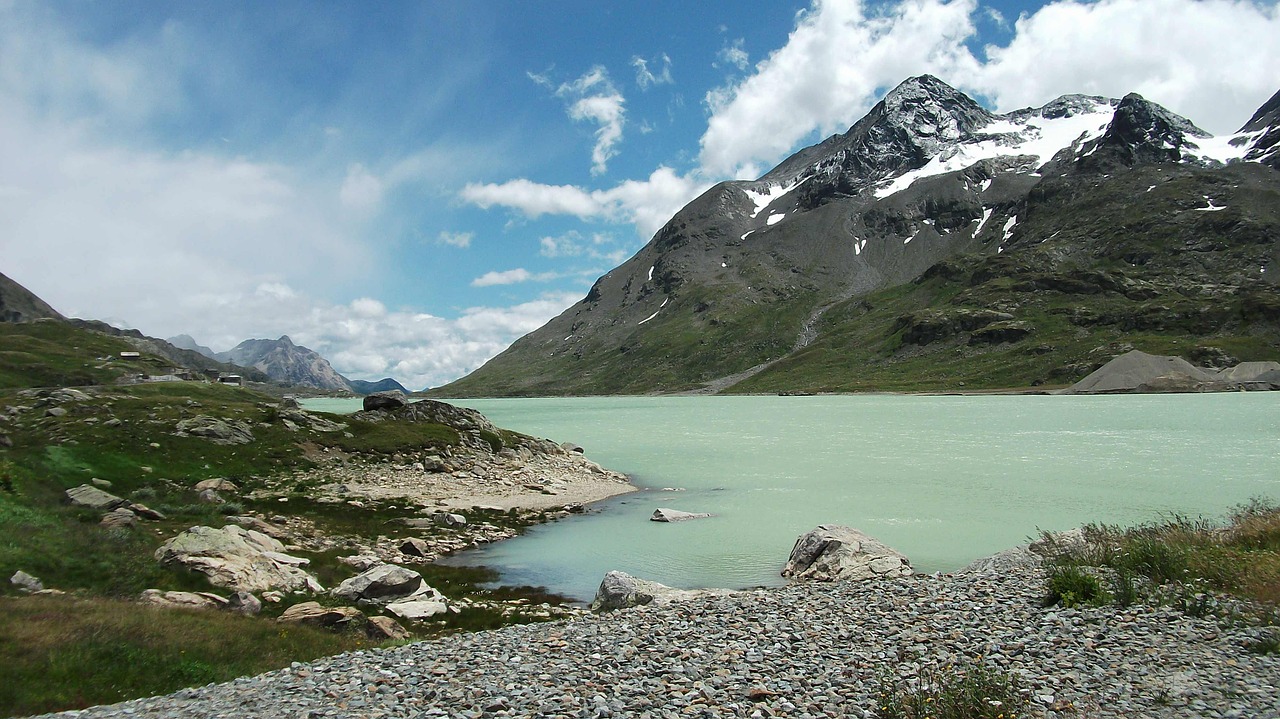 bergsee alpine mountains free photo