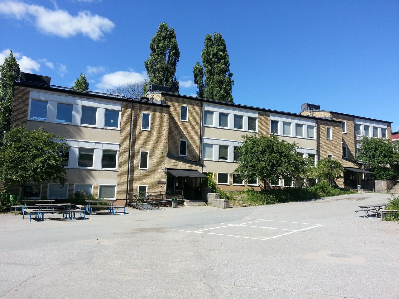 bergshamra school school solna free photo