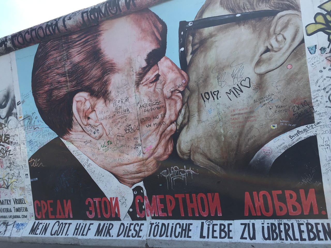 kiss berlin wall free photo