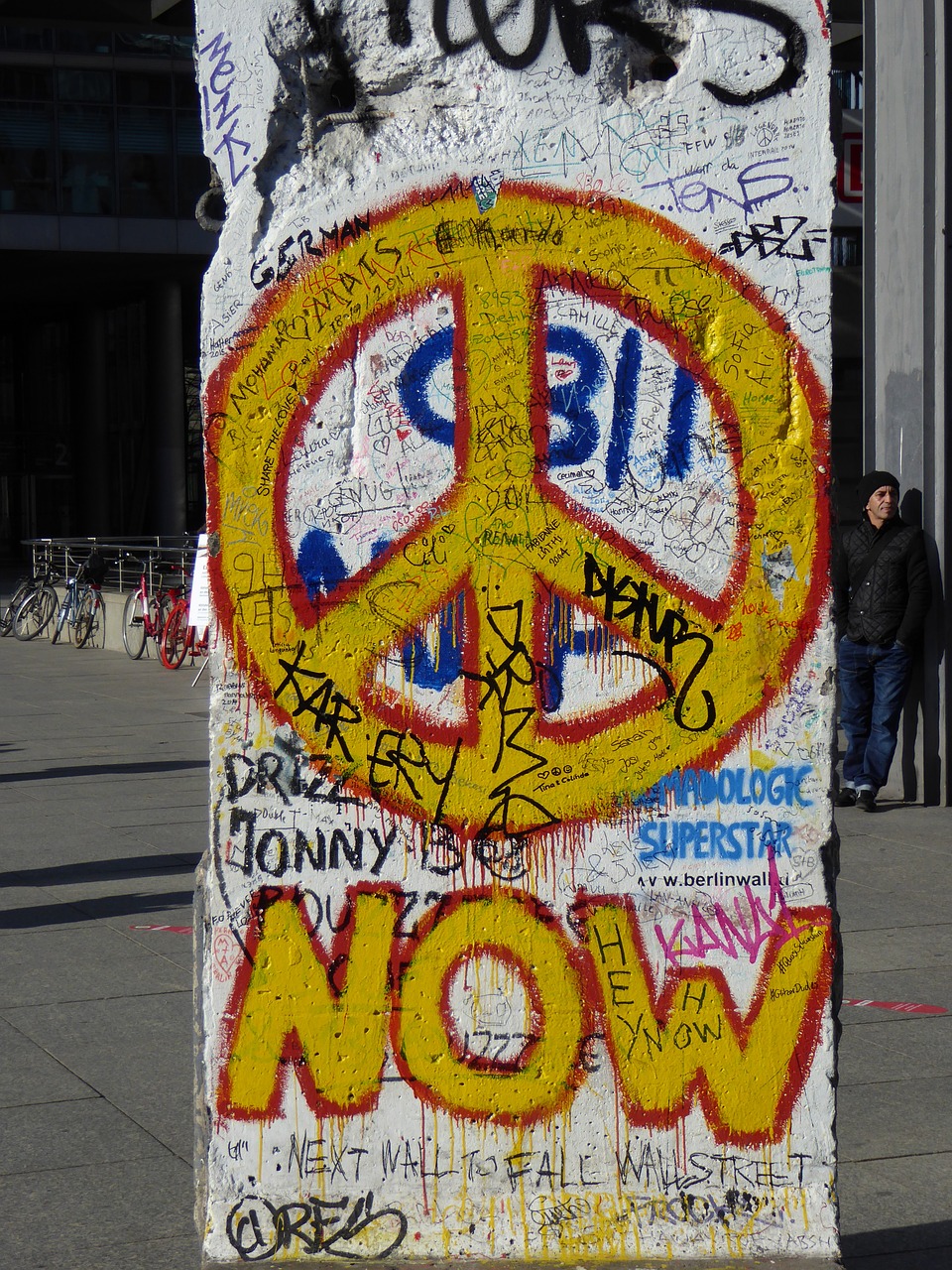 berlin graffiti fall of the wall free photo