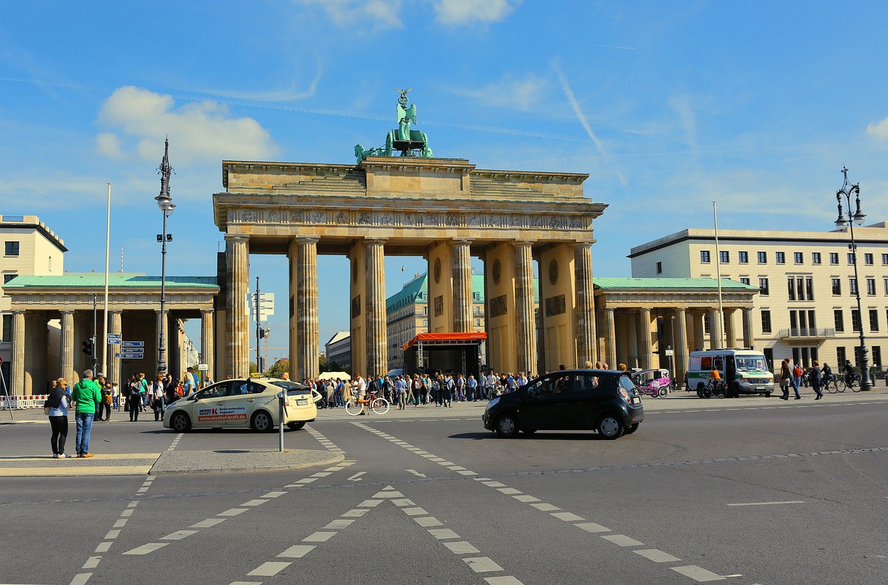 berlin brandenburg gate landmark free photo
