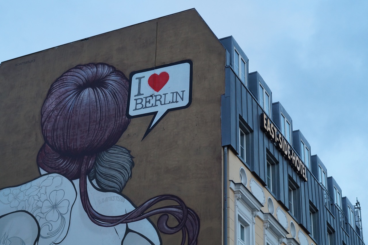 berlin building street art free photo