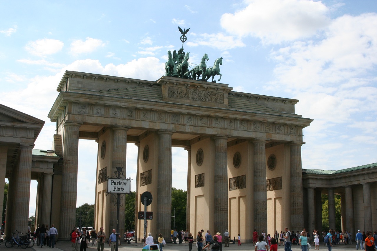 berlin brandenburg gate quadriga free photo