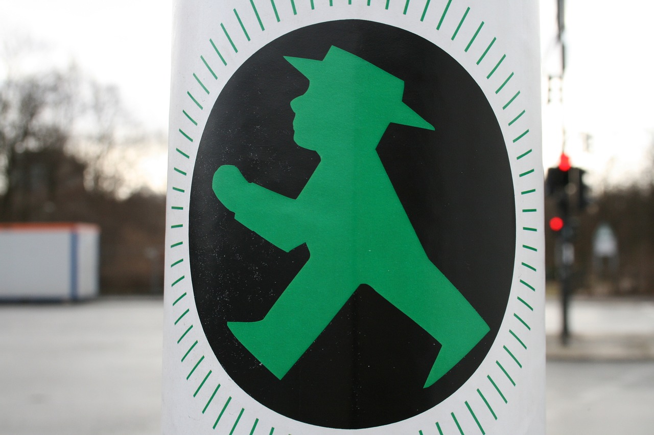 berlin ampelmann traffic light free photo