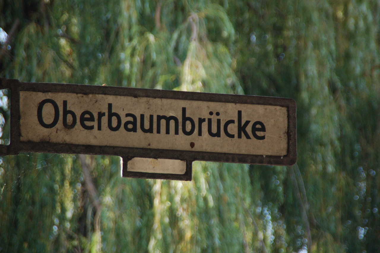 berlin oberbaumbrücke street sign free photo