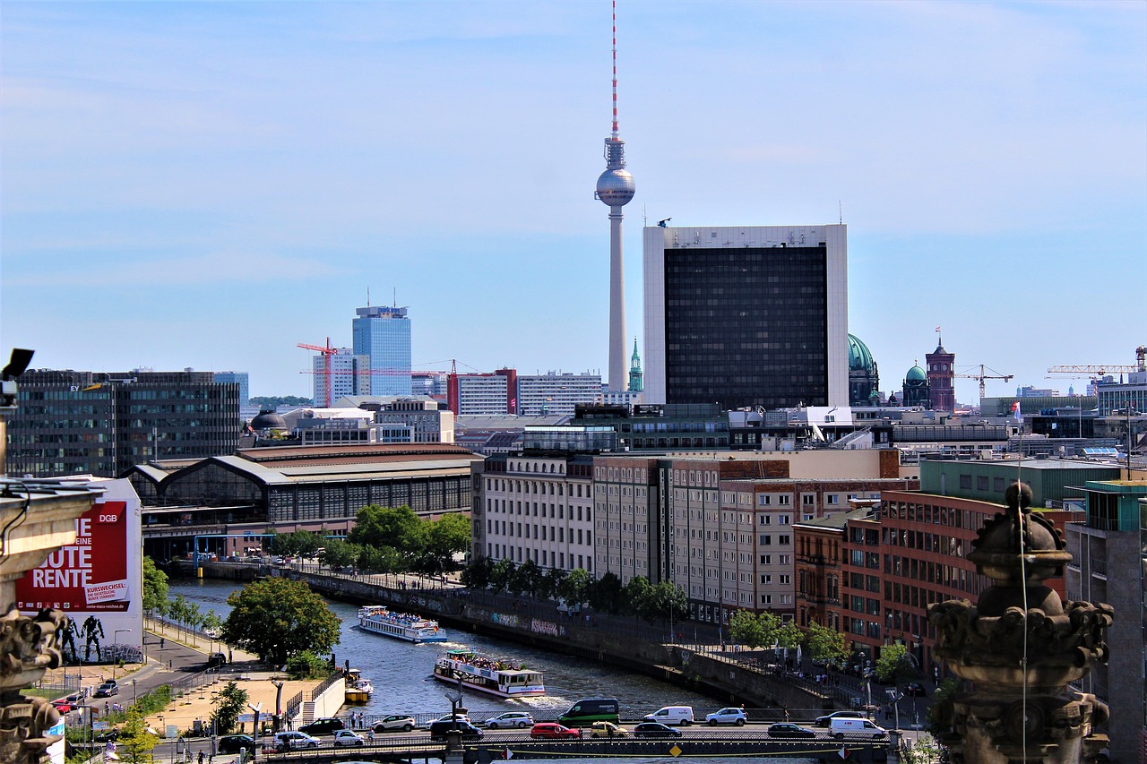 berlin berlin from above high free photo