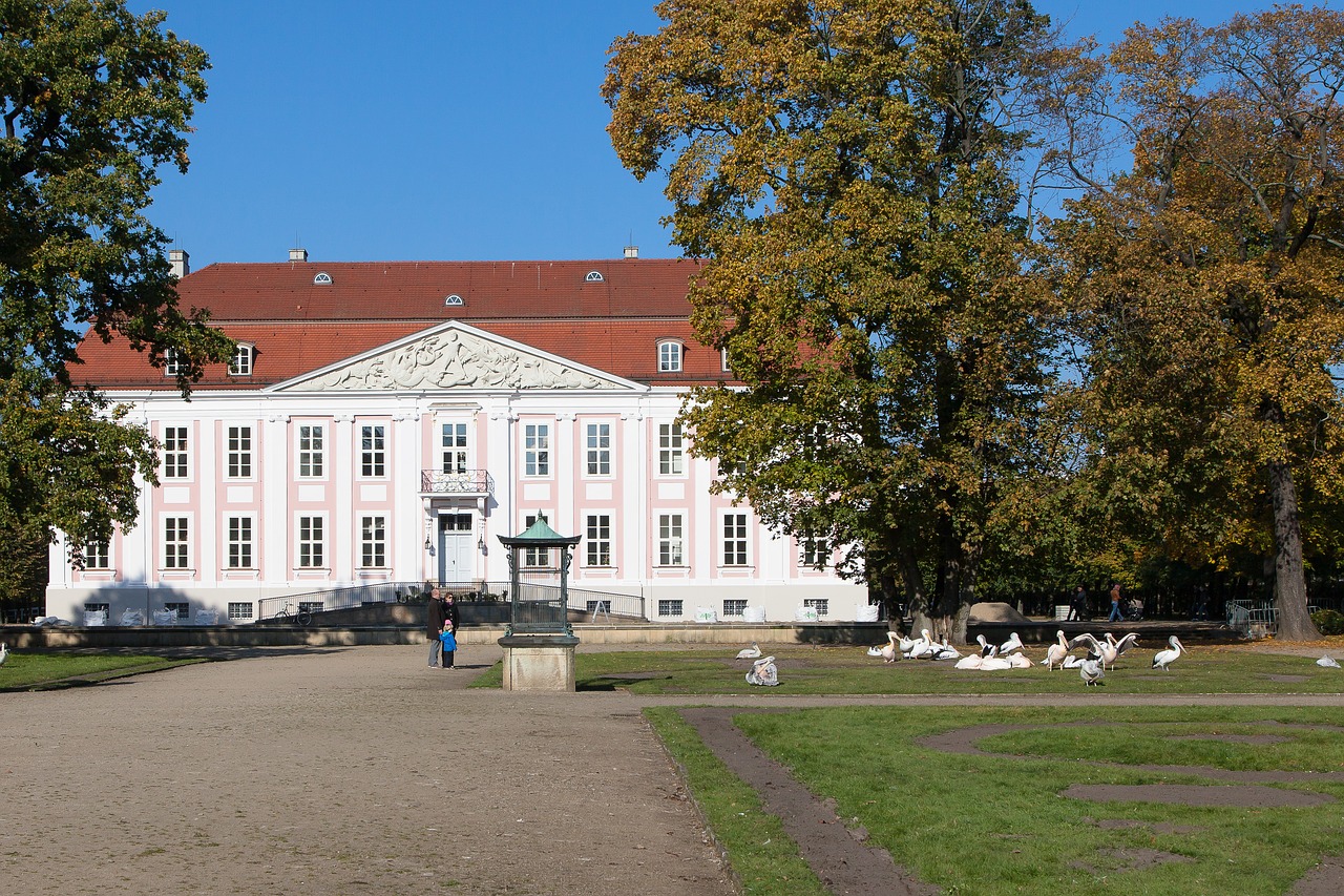 berlin zoo castle friedrichsfelde free photo