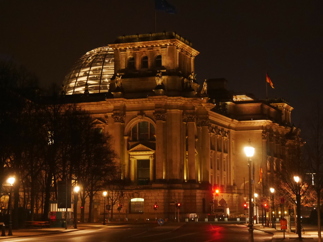 berlin reichstag night free photo