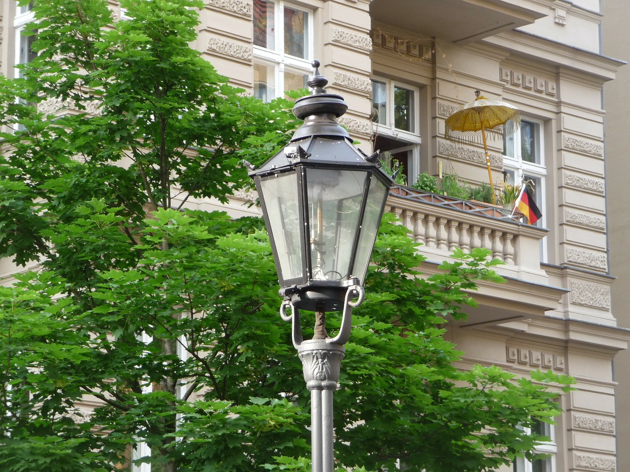 berlin capital gas lantern free photo