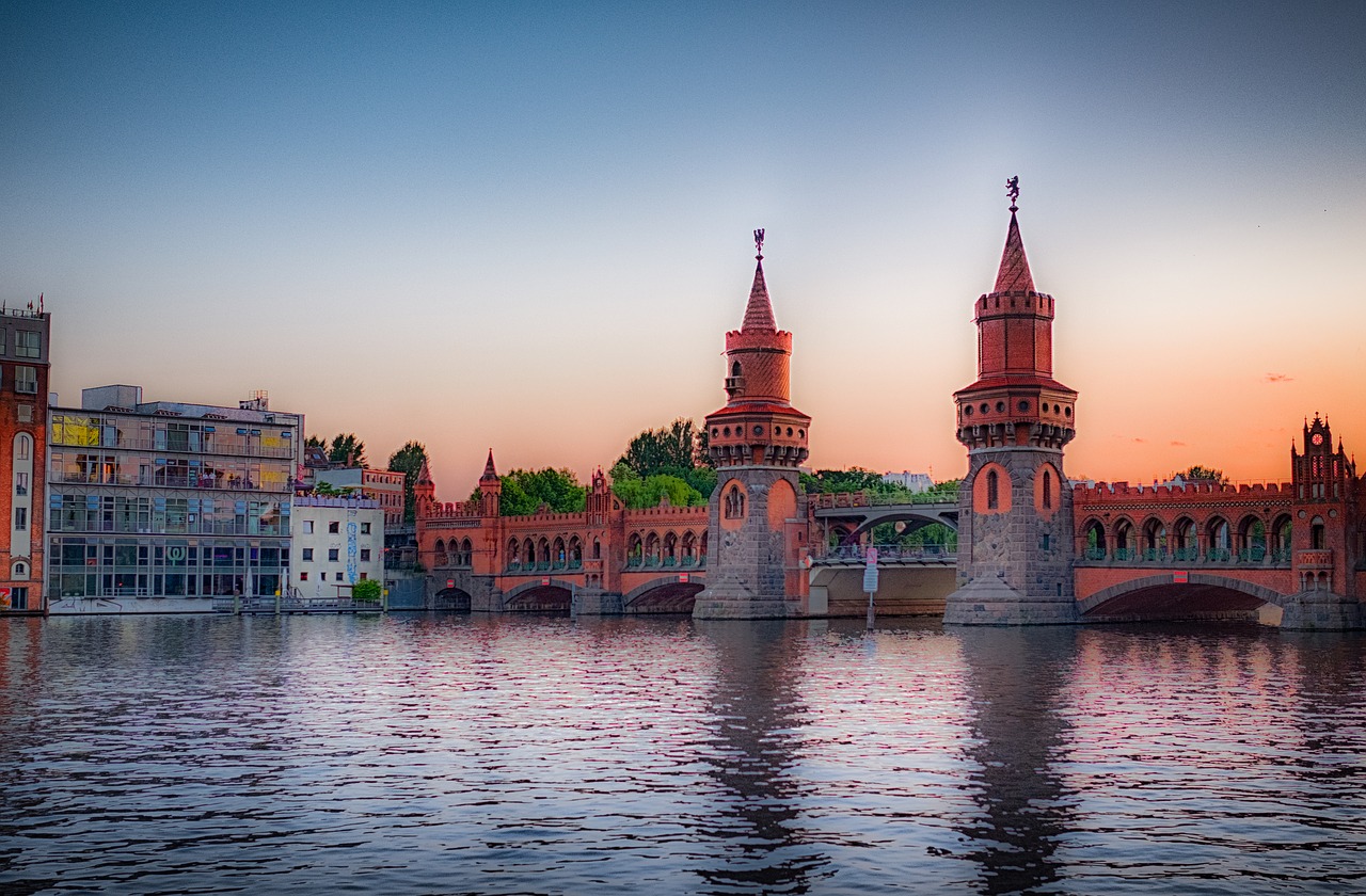 berlin  spree  oberbaumbrücke free photo