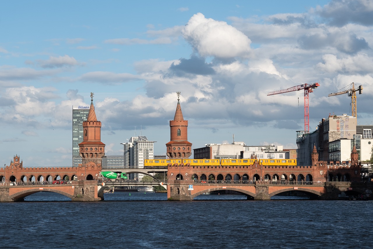 berlin  bridge  oberbaumbrücke free photo