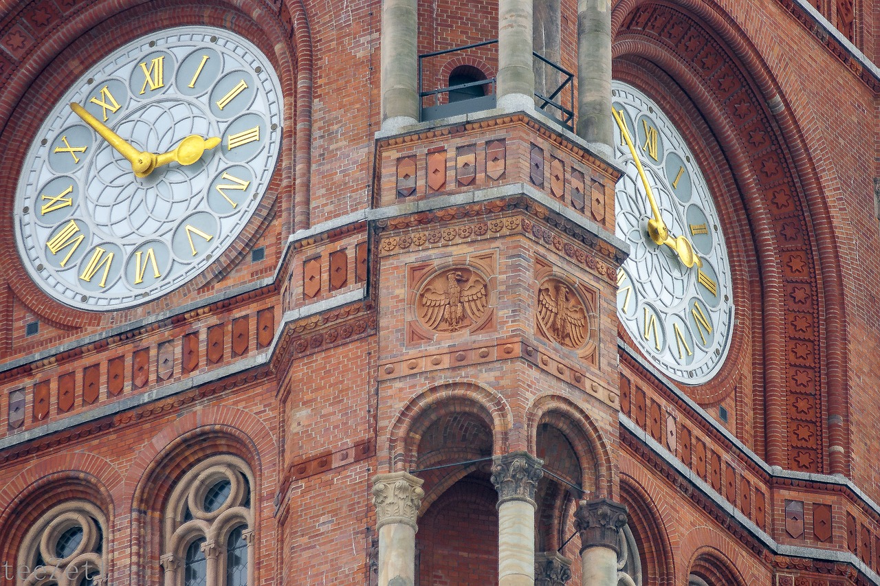 berlin  town hall  red town hall free photo