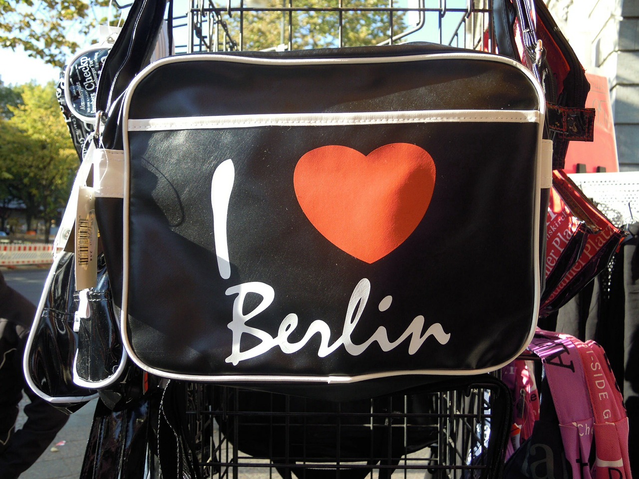 berlin bag souvenir free photo