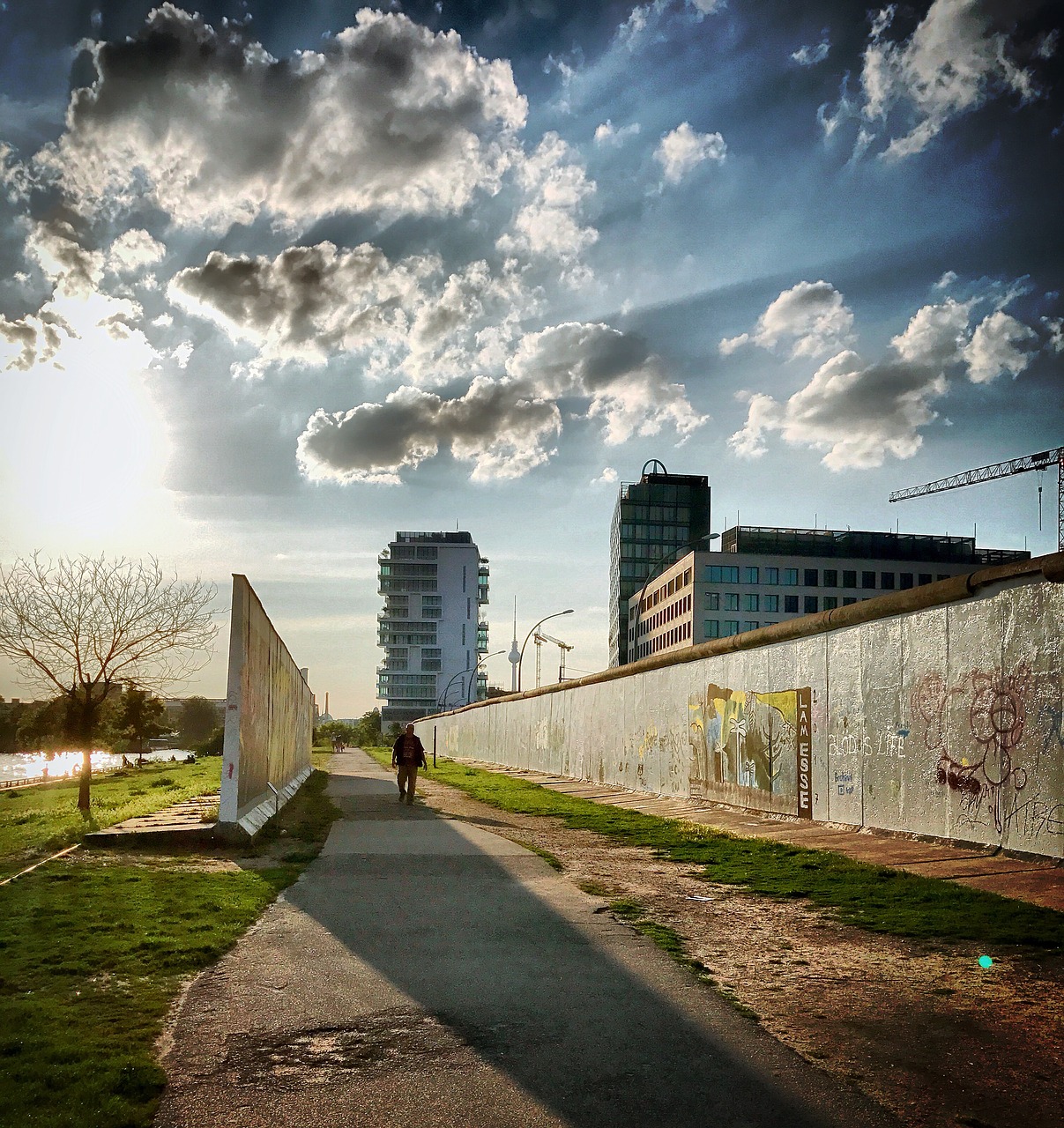 berlin  berlin wall  eastside gallery free photo