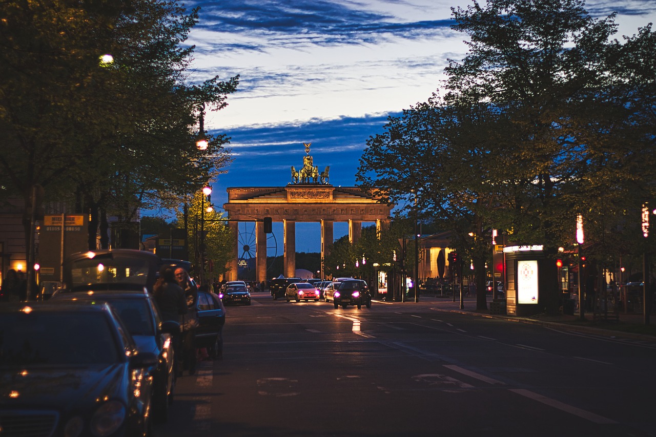 berlin  night  architecture free photo