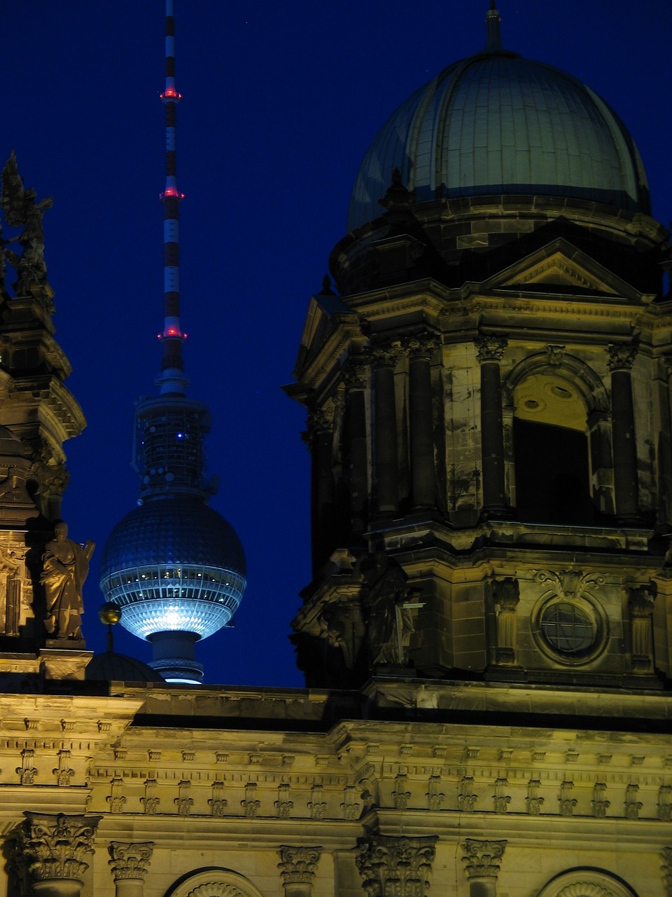 berlin cathedral night free photo