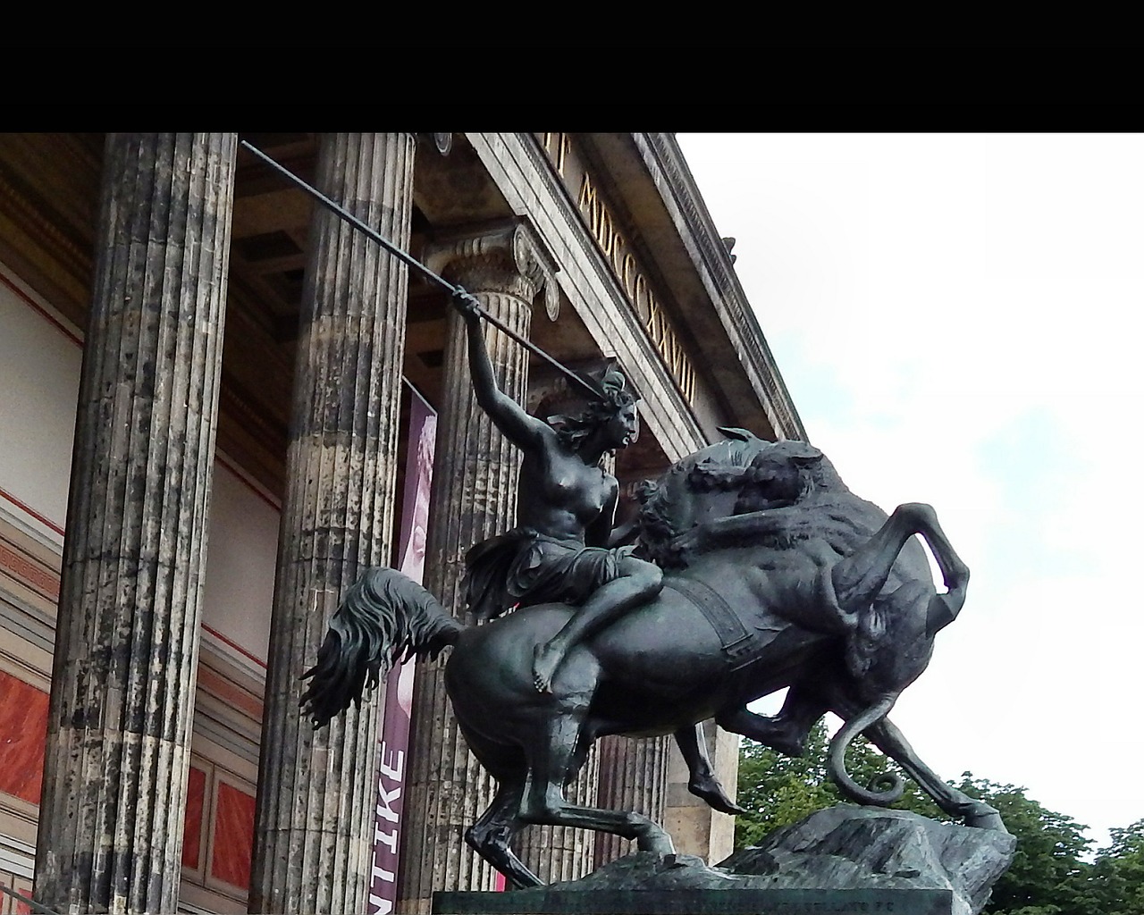 berlin the statue figure free photo