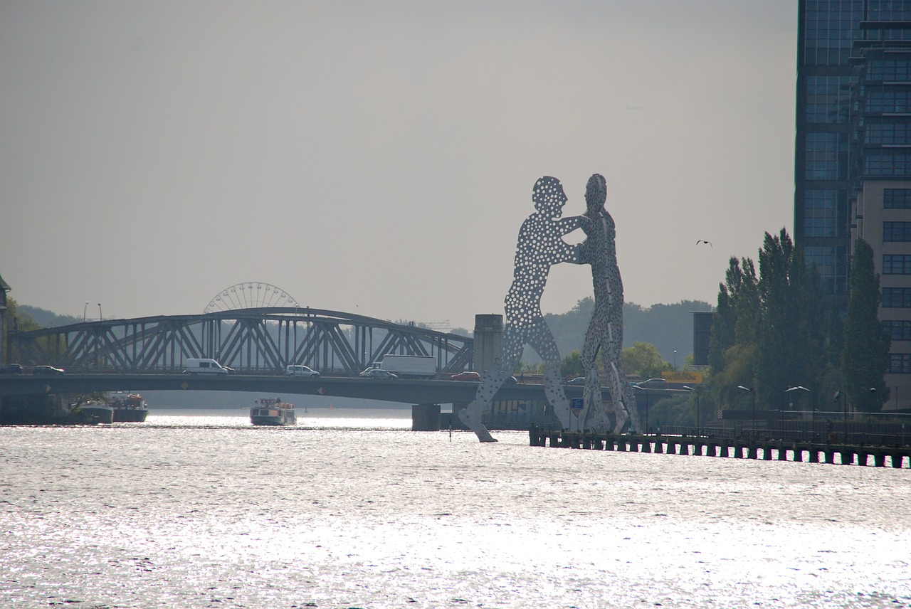 berlin silhouette river free photo