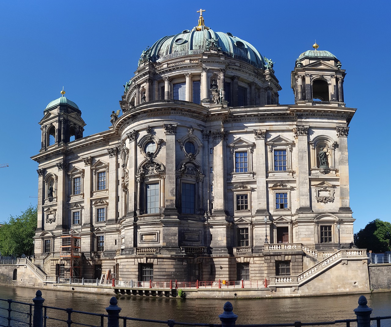 berlin cathedral  church  berlin free photo