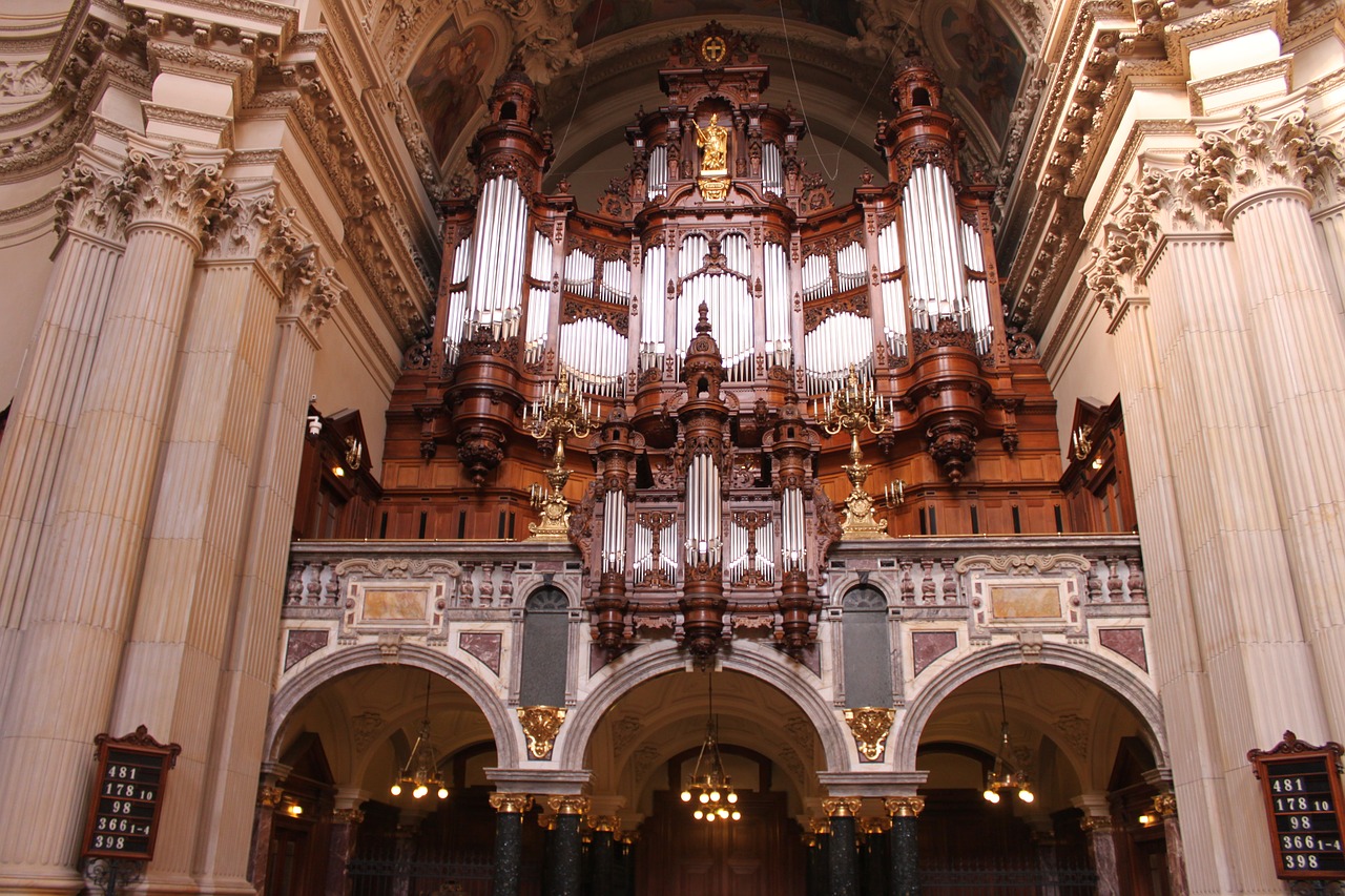 berlin cathedral  organ  berlin free photo