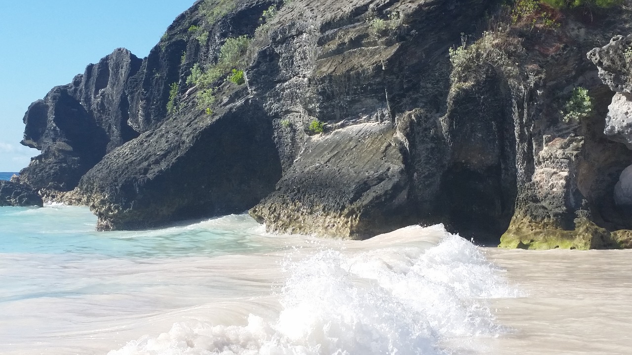 bermuda waves rocks free photo