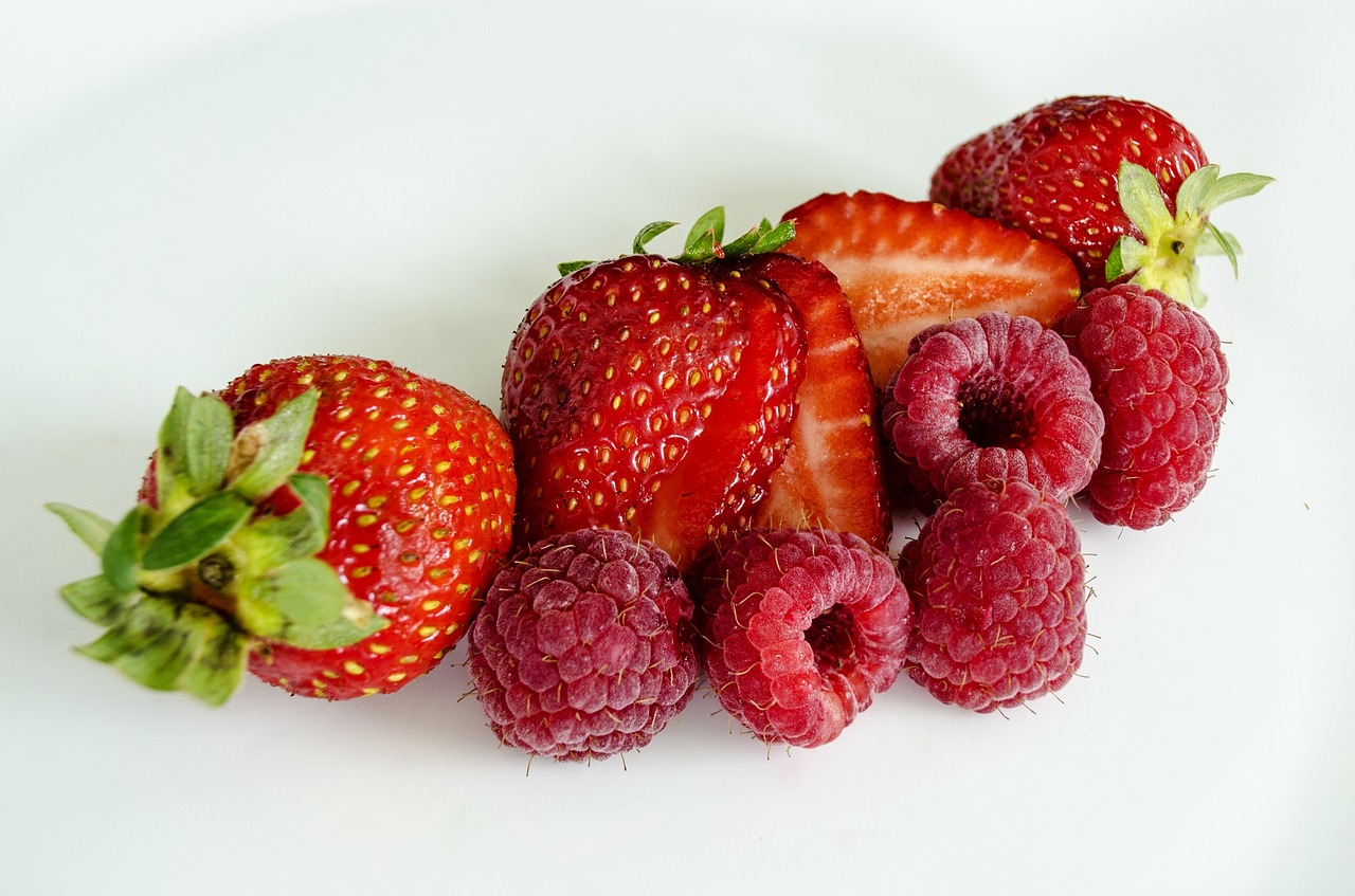 berries berry strawberries free photo