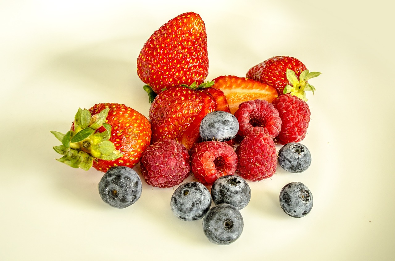 berries berry strawberries free photo