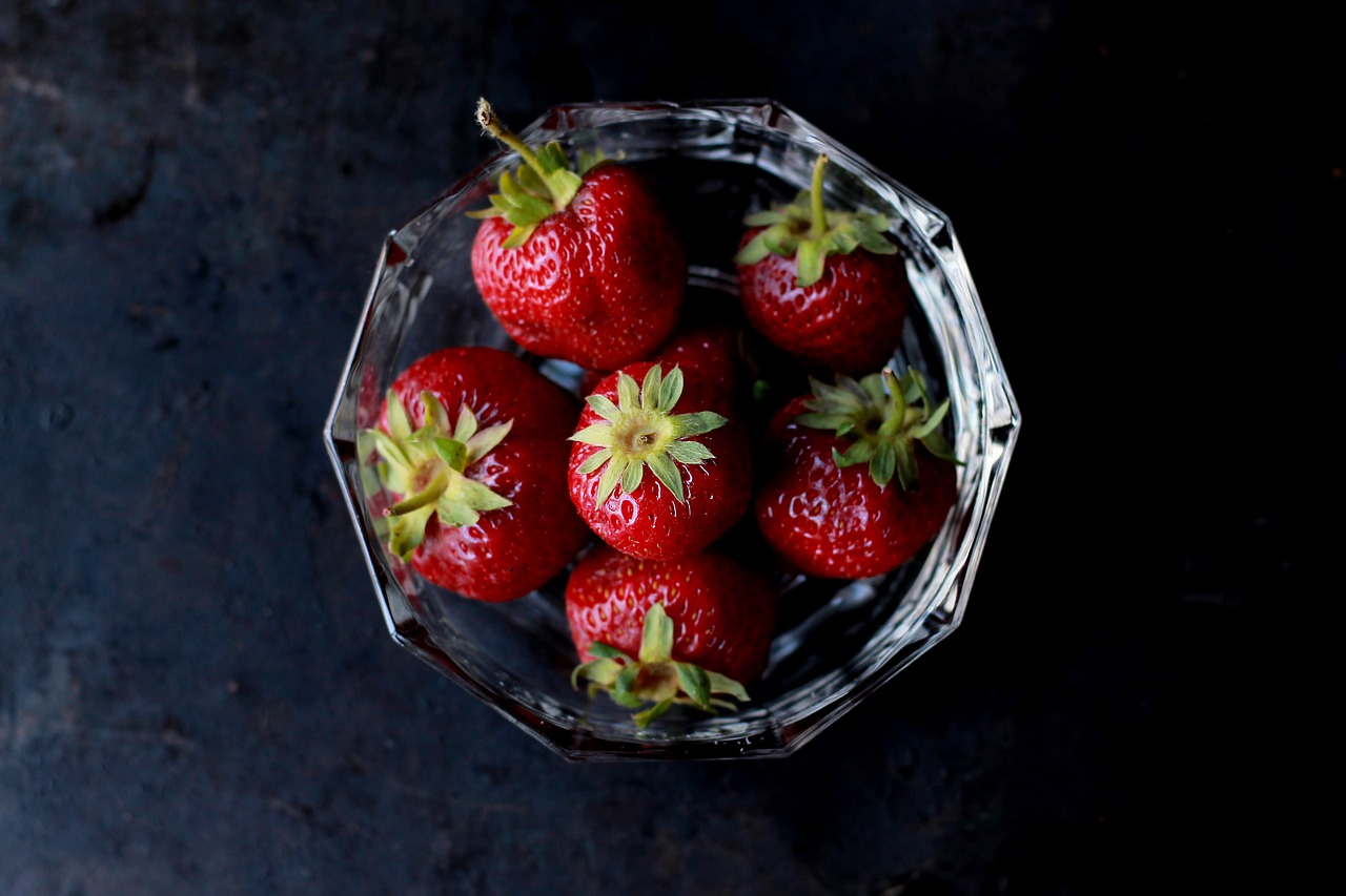 berries bowl close-up free photo