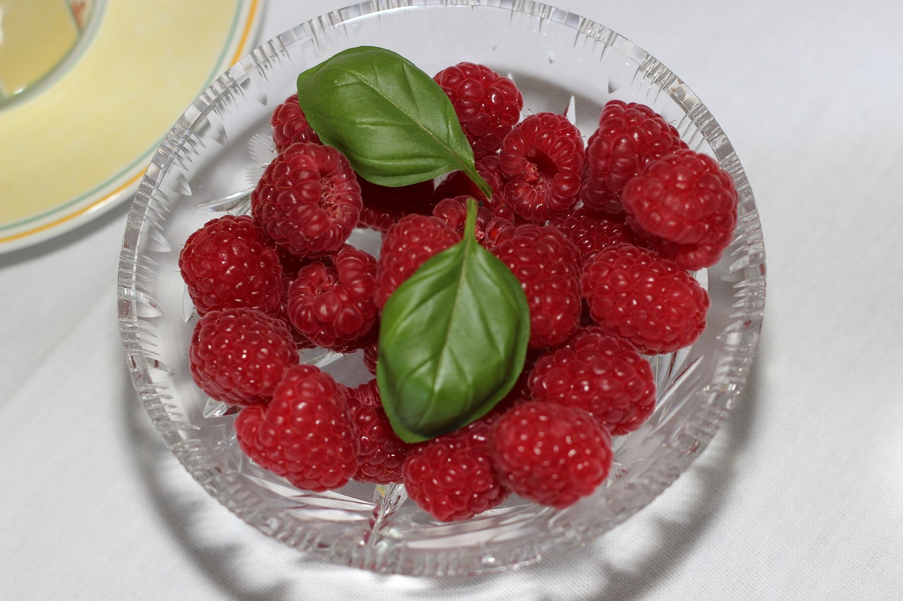 berries  raspberries  table decorations free photo