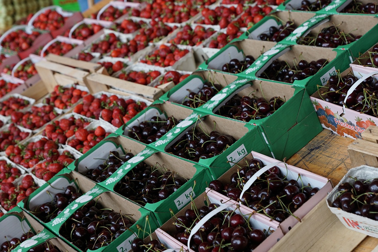 berries eat market free photo