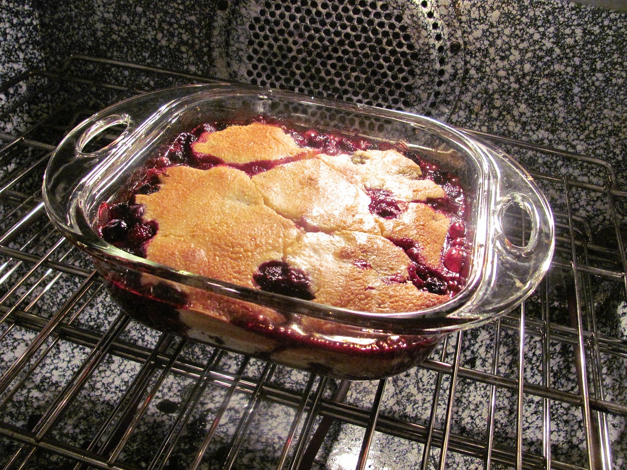 berry cobbler baked healthy free photo