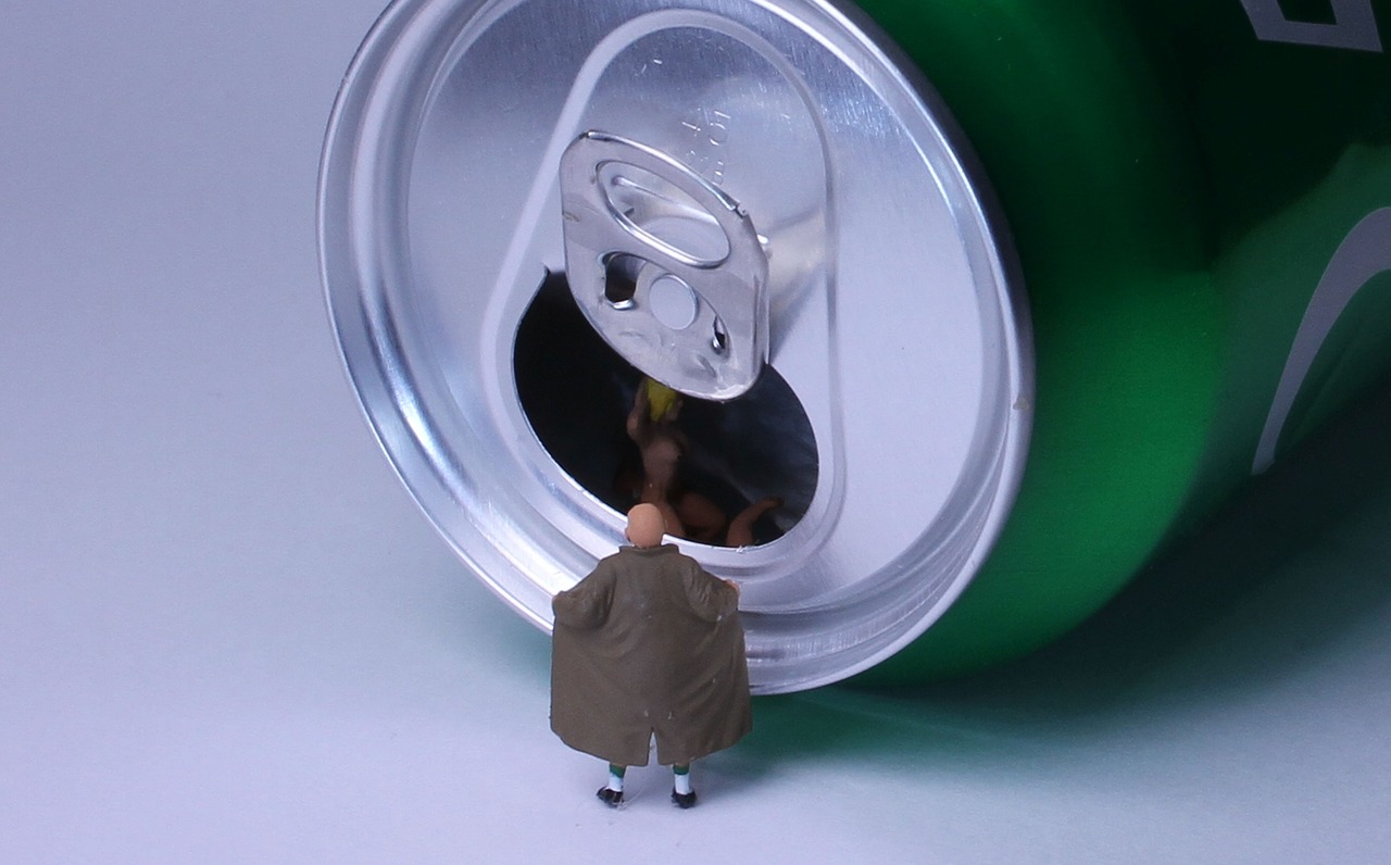 beverage can  lock ring  miniature figures free photo