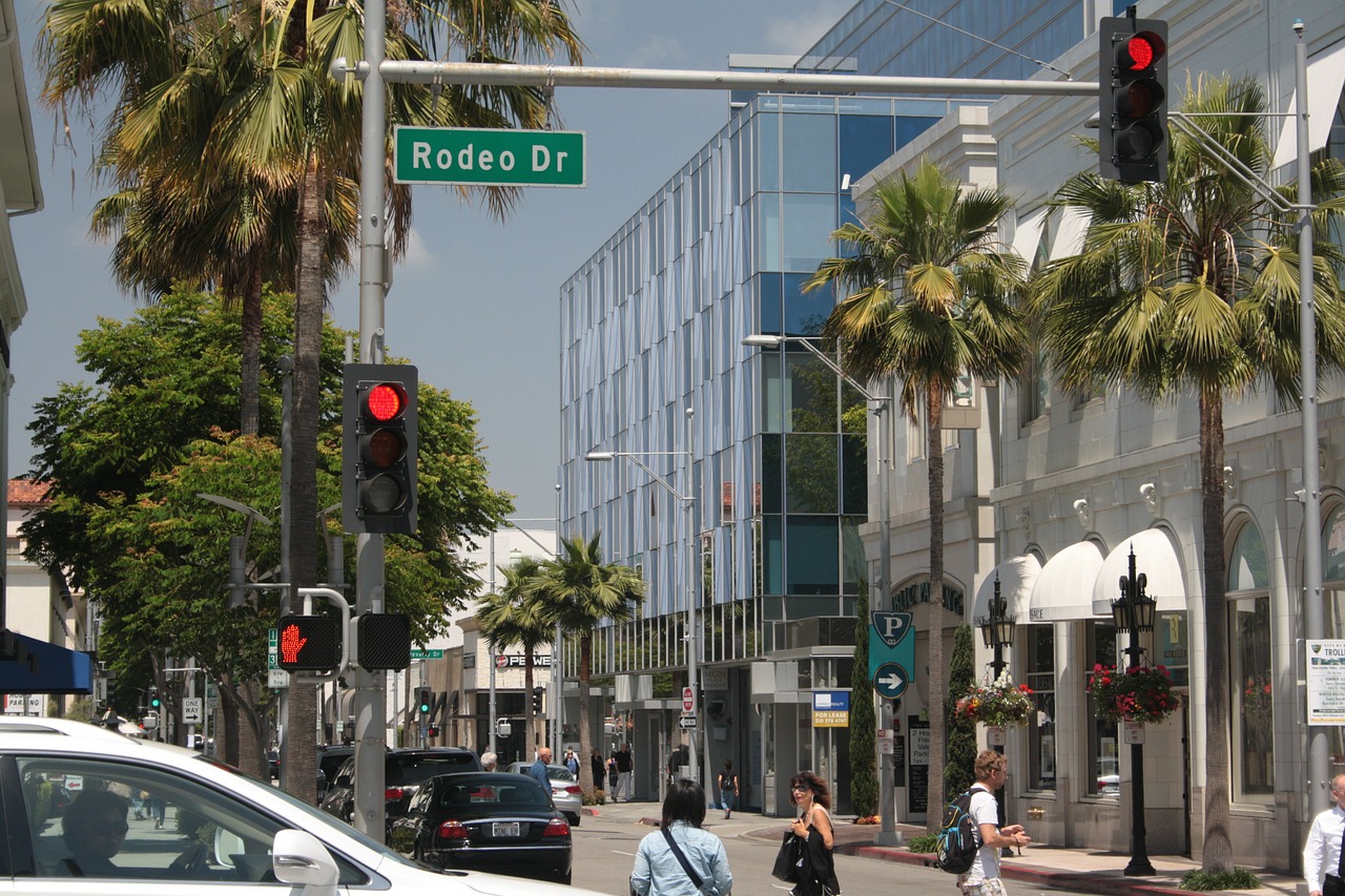 1,400+ Rodeo Drive Stock Photos, Pictures & Royalty-Free Images