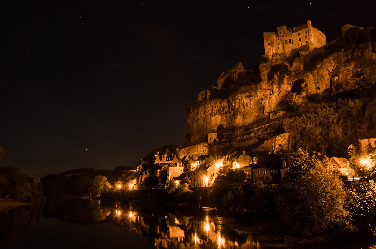 beynac dordogne night free photo