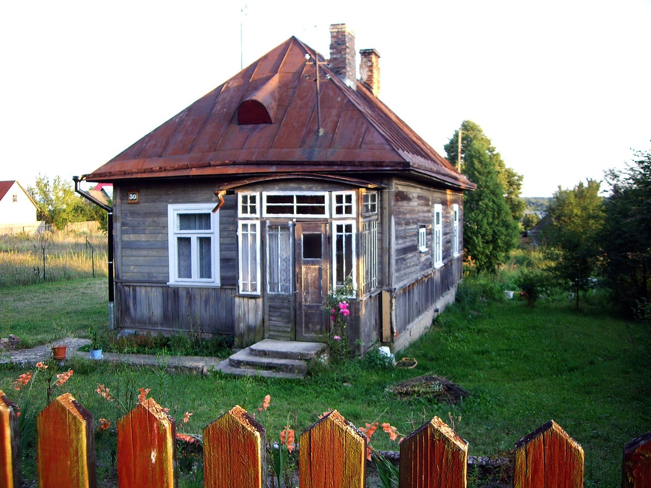 bialowieza natural house free photo