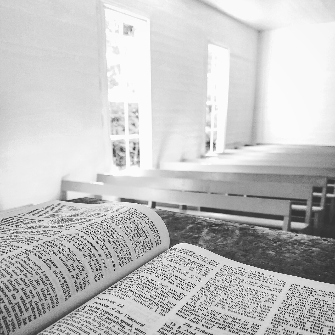 edit-free-photo-of-bible-book-reading-altar-bench-needpix