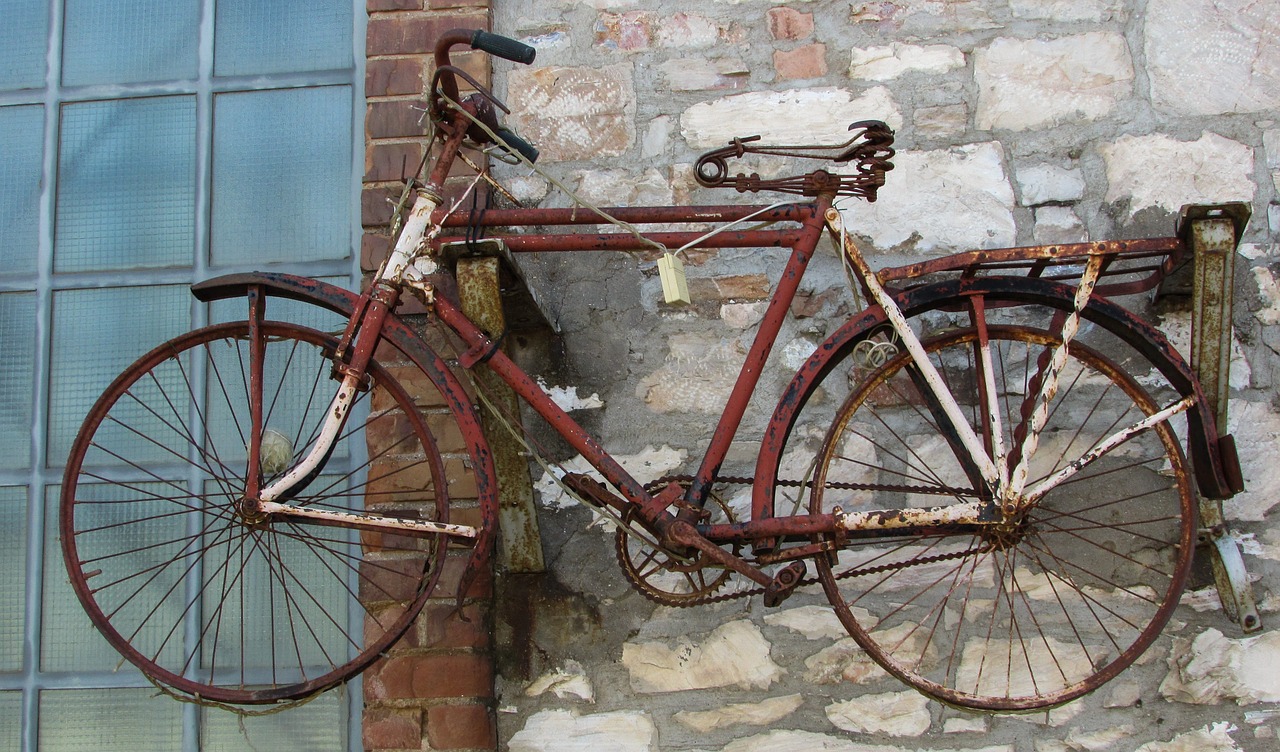 bicycle rusty aged free photo