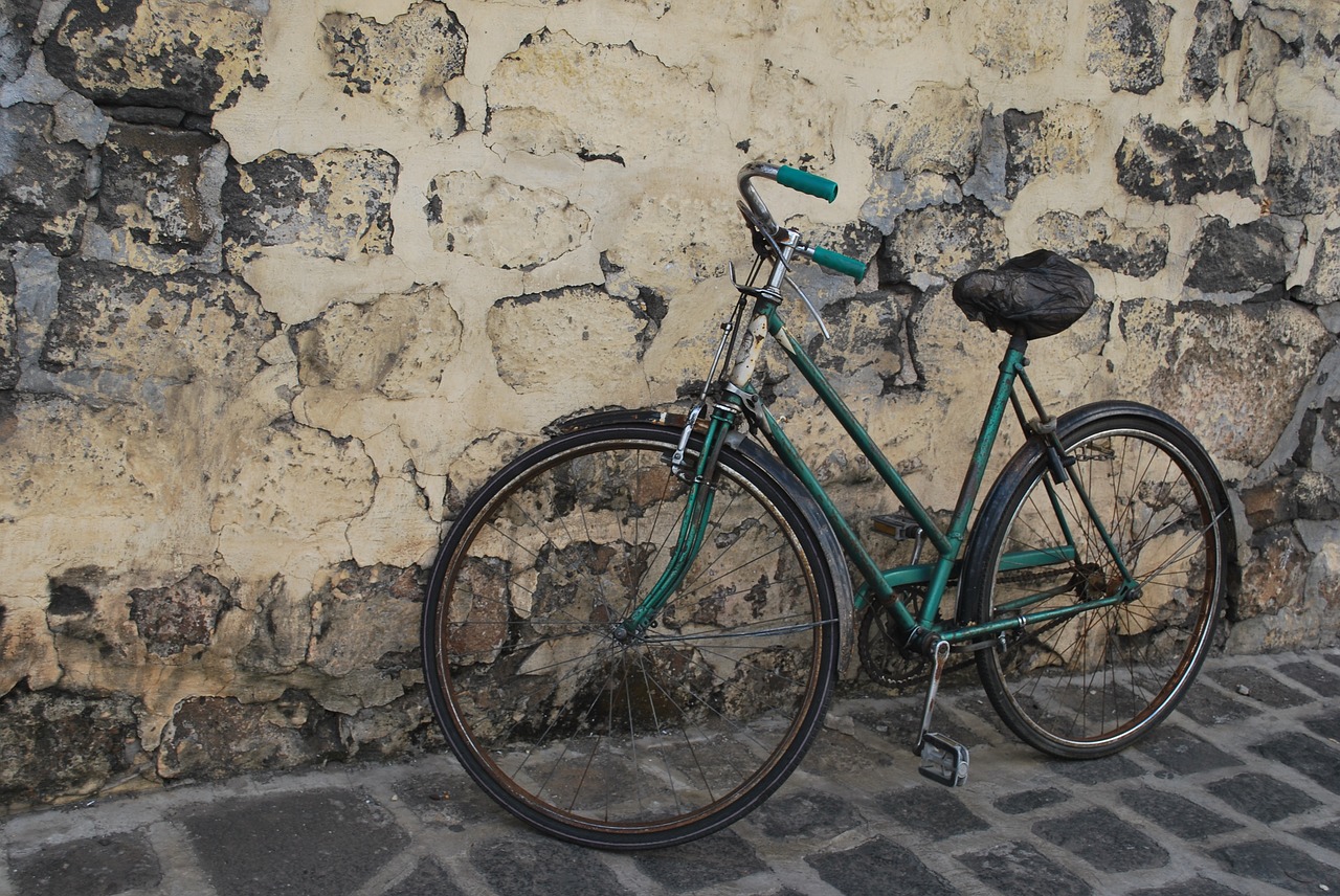 bicycle old green free photo